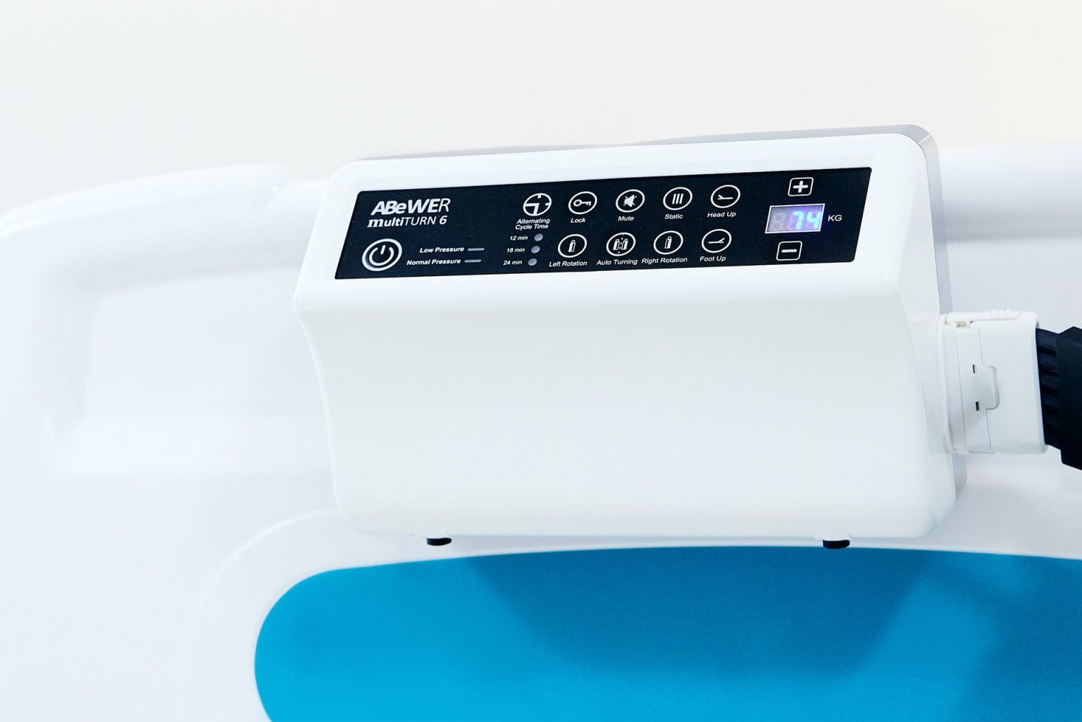 multiTURN® 6 – An automatic lateral turning mattress with alternating pressure technology for pressure injury, bedsore, and ulcer prevention and care. Essential care for patients with limited mobility.